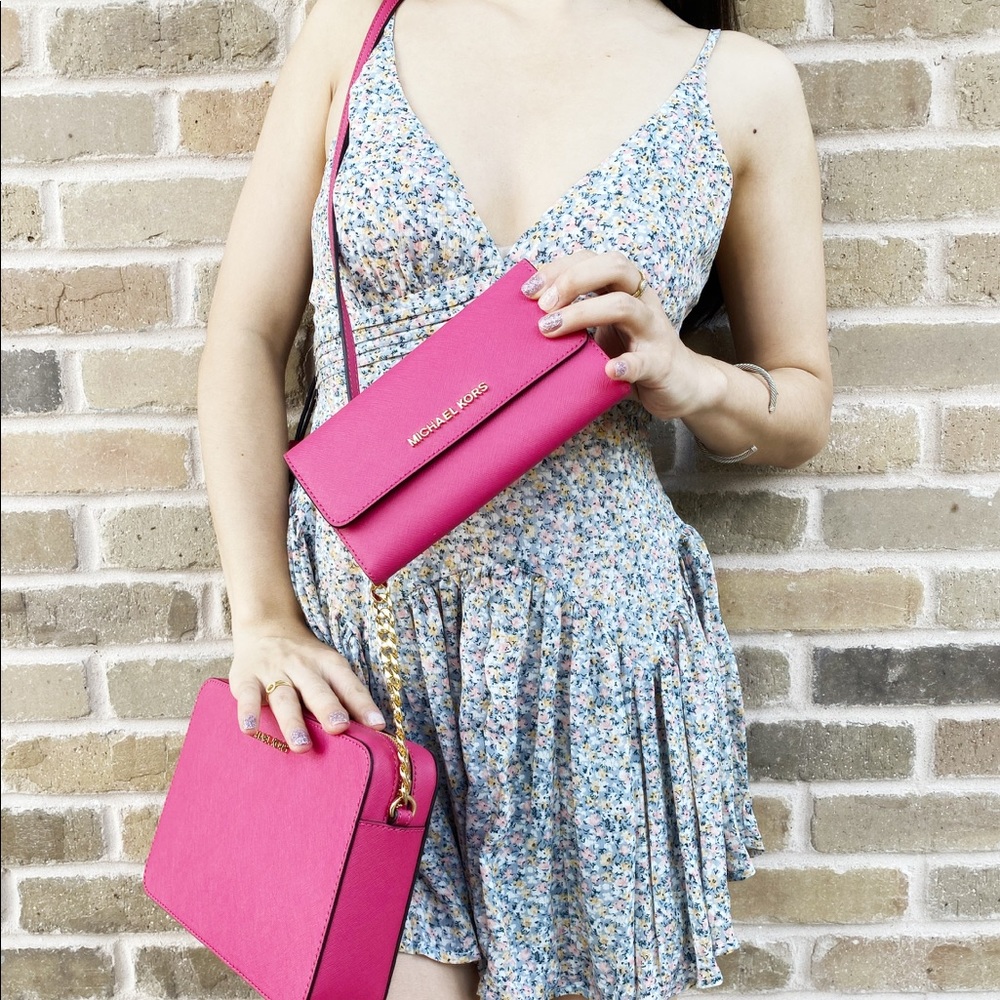 SET👜💕-Michael Kors Crossbody &Wallet - Picture 3 of 8